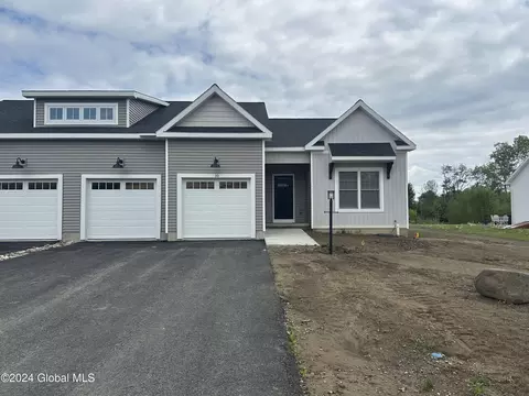 10 Kelts Farm Rd, Niskayuna, NY 12309