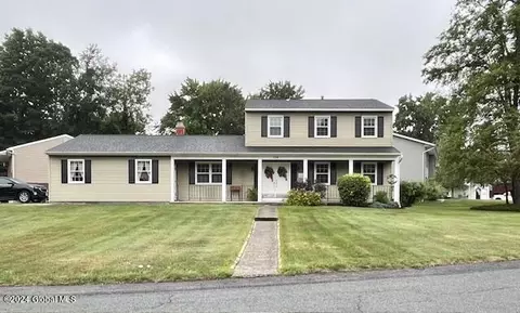 128 Horizon View Dr, East Greenbush, NY 12061