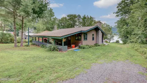 461 Sinclair Rd, Edinburg, NY 12134