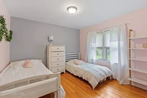 8 Silversmith Ln, Schenectady, NY 12306 photo 18