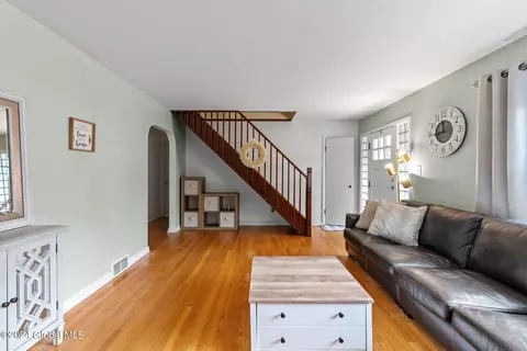 8 Silversmith Ln, Schenectady, NY 12306 photo 9