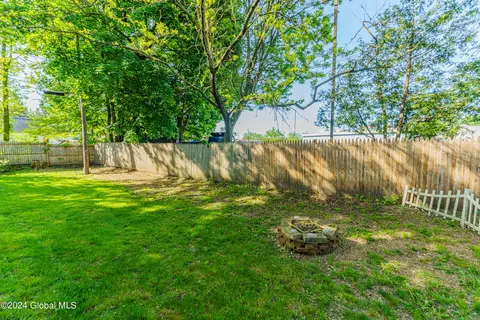 Exterior - 6 Corlaer Ave, Schenectady, NY 12304 photo 5 of 9