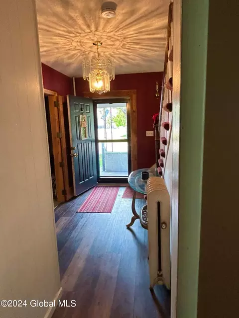 Entry Way - 6 Corlaer Ave, Schenectady, NY 12304 photo 1 of 4
