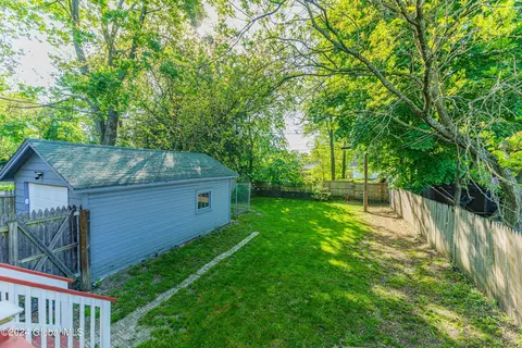 Exterior - 6 Corlaer Ave, Schenectady, NY 12304 photo 7 of 9