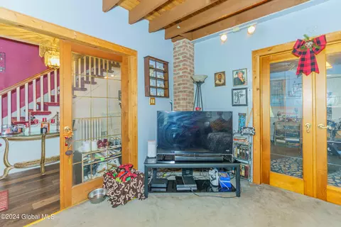 Entry Way - 6 Corlaer Ave, Schenectady, NY 12304 photo 4 of 4