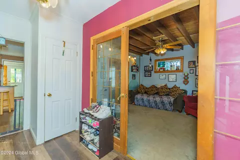 Entry Way - 6 Corlaer Ave, Schenectady, NY 12304 photo 3 of 4