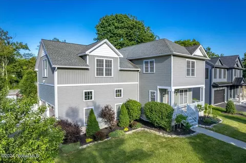 22 Doten Ave, Saratoga Springs, NY 12866