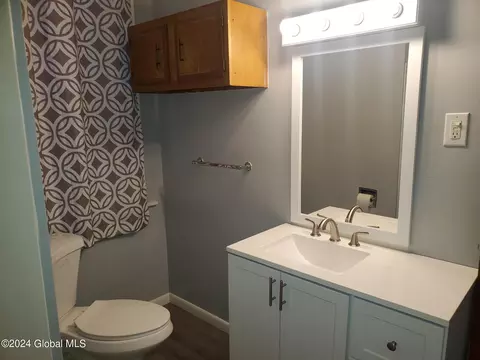 Bath - 1317 15th St, Troy, NY 12180 photo 1 of 3