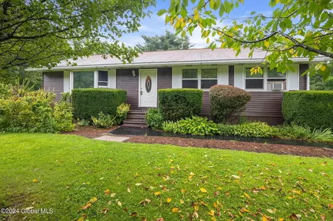 60 Providence Dr, West Sand Lake, NY 12196