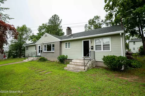 18 Launfal St, Albany, NY 12205