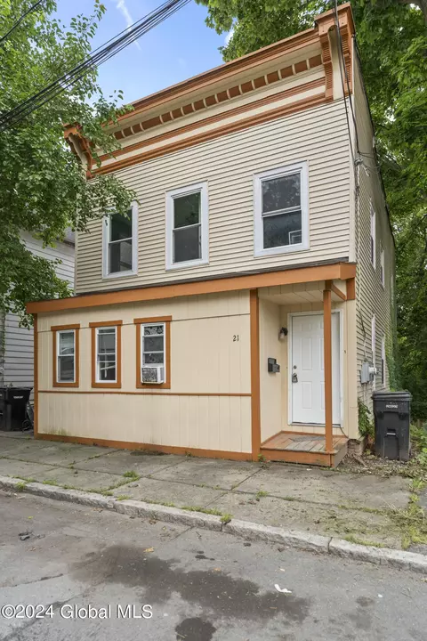 21 W Sunnyside Way, Troy, NY 12180