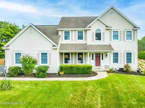 4017 Newcastle Rd, Schenectady, NY 12303