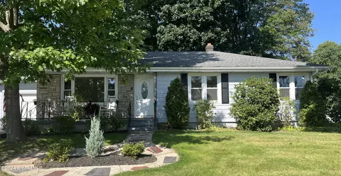 6 Hoefer St, Latham, NY 12110