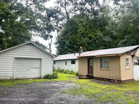 225 Texacanna Rd, Ballston Spa, NY 12020