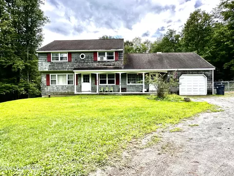49 Taylor Woods Rd, Fort Ann, NY 12827