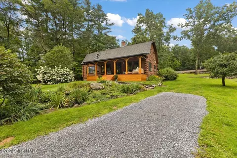 539 Stage Rd, Buskirk, NY 12028