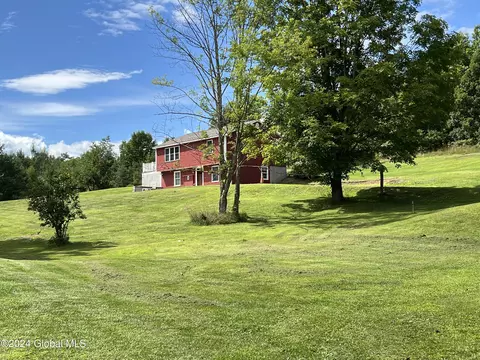 24 Oak Hill Road Rd, Granville, NY 12832