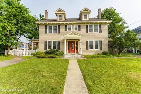 6 Conway Ct # -8, Troy, NY 12180