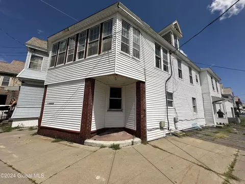 1181 Chrisler Ave, Schenectady, NY 12303