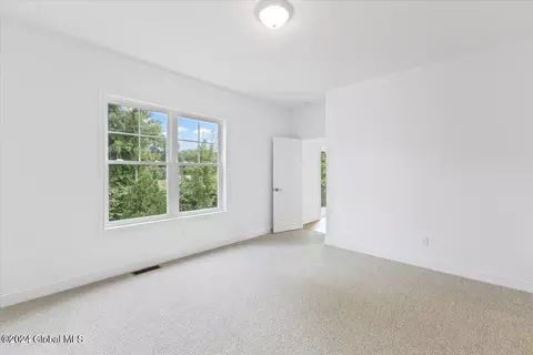 19 Bradley Cir, Halfmoon, NY 12065 photo 18