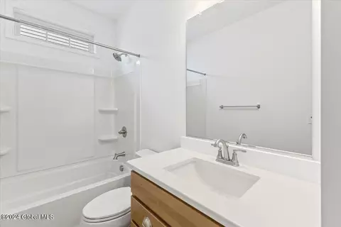 19 Bradley Cir, Halfmoon, NY 12065 photo 15