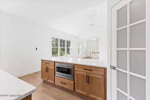 19 Bradley Cir, Halfmoon, NY 12065 photo 11
