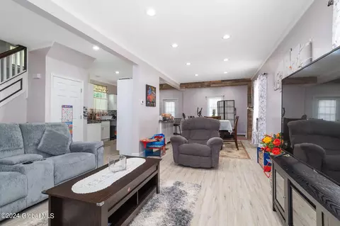 Entry Way - 126 Robinson St, Schenectady, NY 12304 photo 2 of 3
