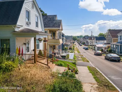 View/Area - 126 Robinson St, Schenectady, NY 12304 photo 4 of 4