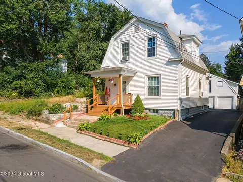 Exterior - 126 Robinson St, Schenectady, NY 12304 photo 7 of 7