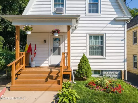 Exterior - 126 Robinson St, Schenectady, NY 12304 photo 3 of 7