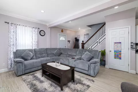 Entry Way - 126 Robinson St, Schenectady, NY 12304 photo 1 of 3