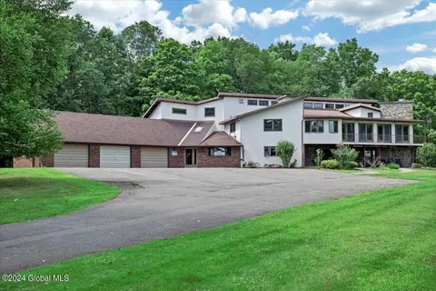 82 Millers Corners Rd, Averill Park, NY 12018