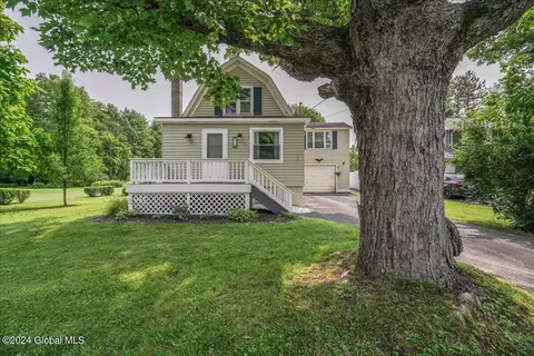 45 School St, Broadalbin, NY 12025 photo 2