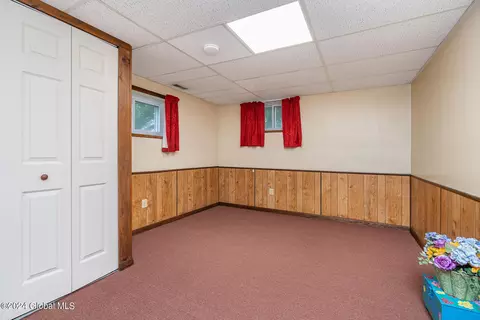 Bedroom - 1098 Vley Rd, Glenville, NY 12302 photo 2 of 3