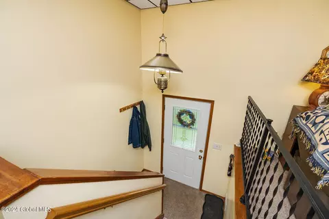 Entry Way - 1098 Vley Rd, Glenville, NY 12302 photo 1 of 2