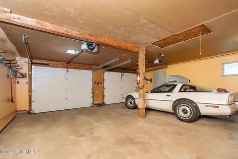 Exterior - 1098 Vley Rd, Glenville, NY 12302 photo 5 of 6