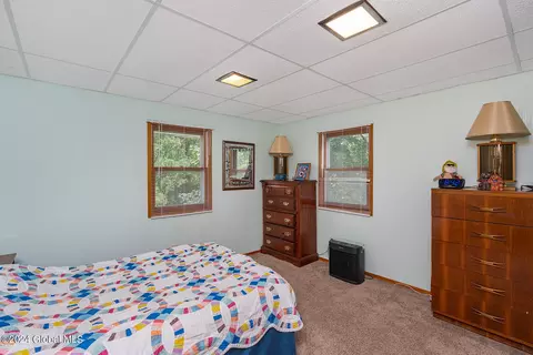 Bedroom - 1098 Vley Rd, Glenville, NY 12302 photo 1 of 3