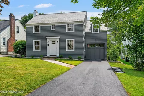 2324 Barcelona Rd, Niskayuna, NY 12309