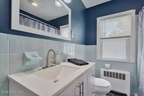 Bath - 1101 Delaware Tpke, Delmar, NY 12054 photo 1 of 1