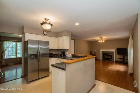 4 Lonesome Pine Trl, Gansevoort, NY 12831 photo 17