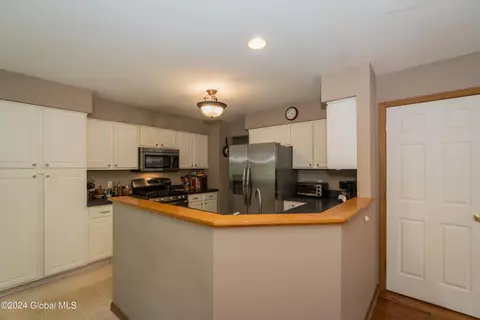 4 Lonesome Pine Trl, Gansevoort, NY 12831 photo 19