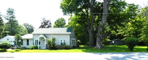 6 2nd St, Queensbury, NY 12804