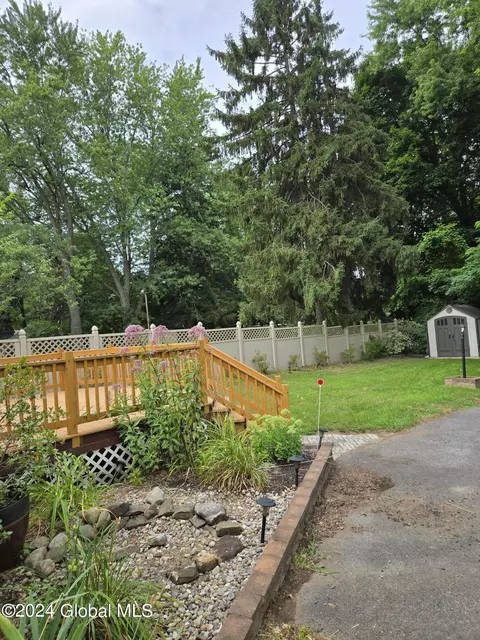 1825 Osterlitz Ave, Schenectady, NY 12305 photo 12