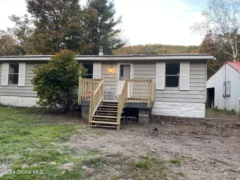 111 Cold Spring Rd, Petersburgh, NY 12138