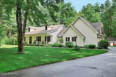 170 Reservoir Rd, Moreau, NY 12831