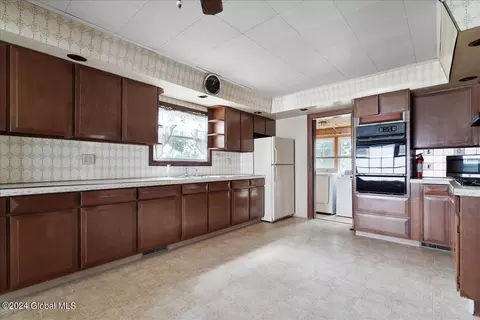 82 E Main St, Fonda, NY 12068 photo 6