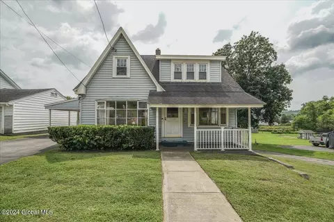 82 E Main St, Fonda, NY 12068