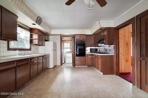 82 E Main St, Fonda, NY 12068 photo 5