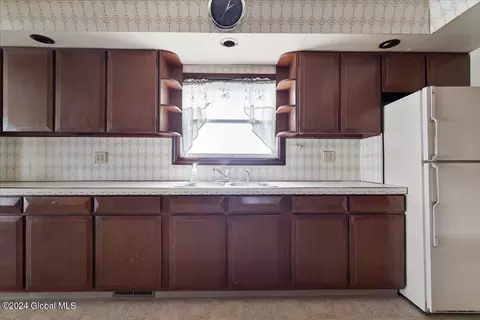 82 E Main St, Fonda, NY 12068 photo 8