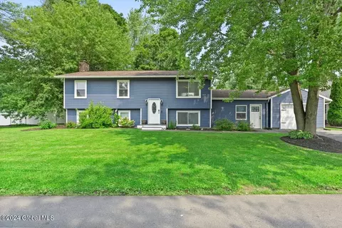 33 Boylston St, Glens Falls, NY 12801